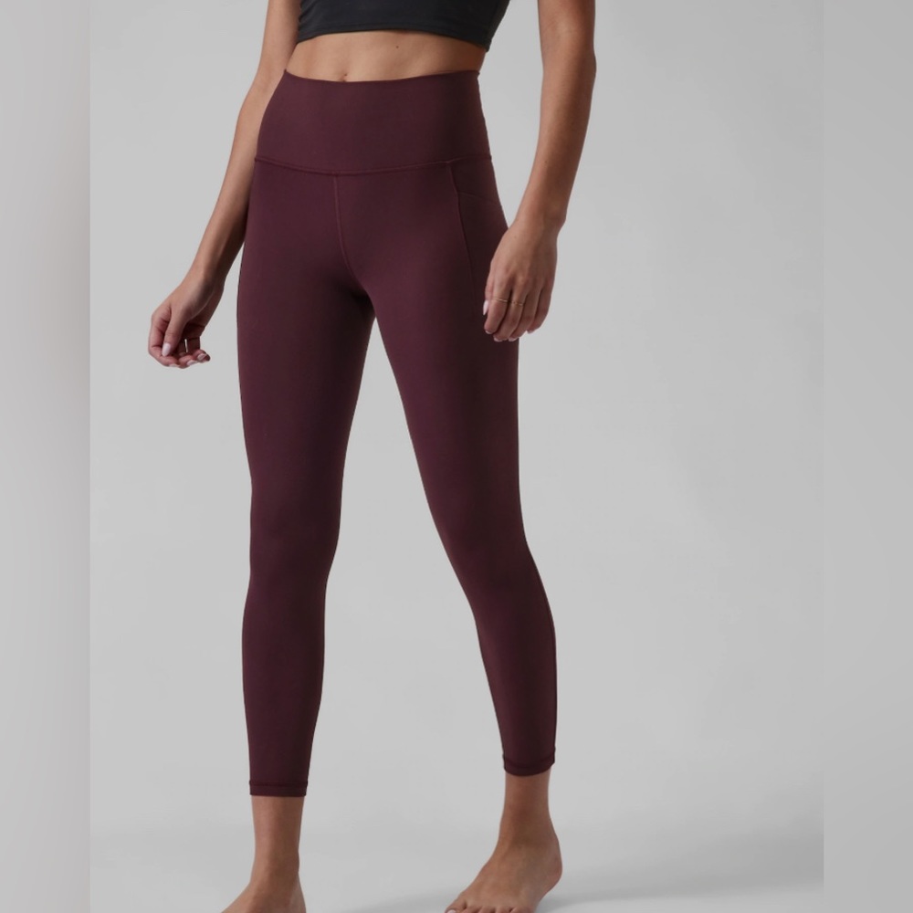 Athleta Salutation Stash Pocket 7/8 Tights - Size S